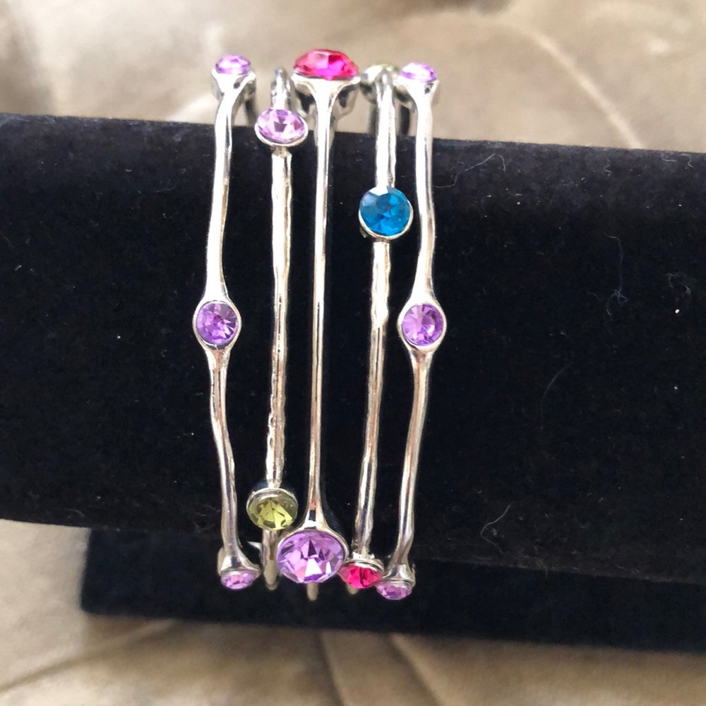 💐5-Stack Multi-color fashion crystal stones on silver-tone bangle-bracelets